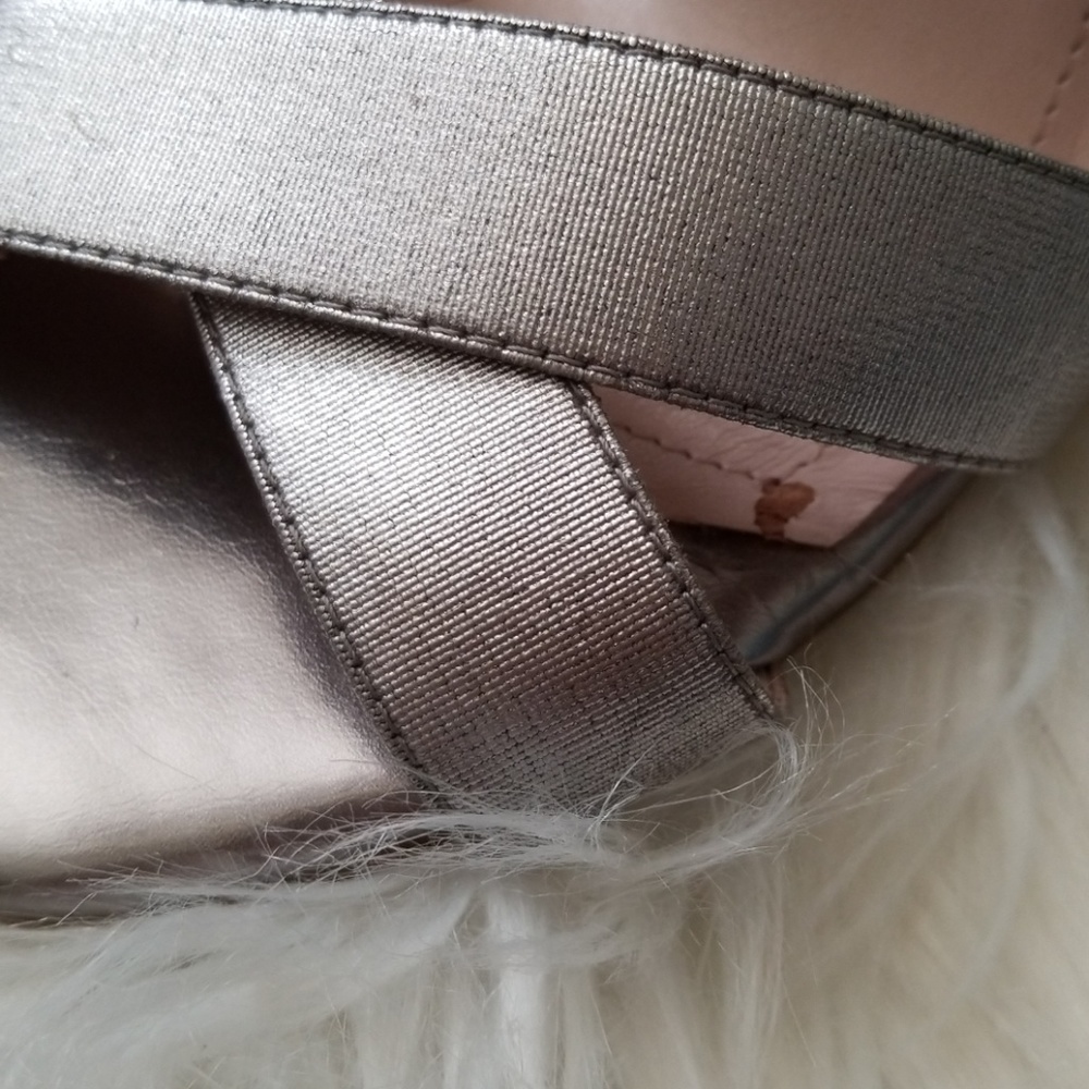 ❗SALE Vince Camuto Silver Grey Strap Sandal Wedges - Picture 3 of 8